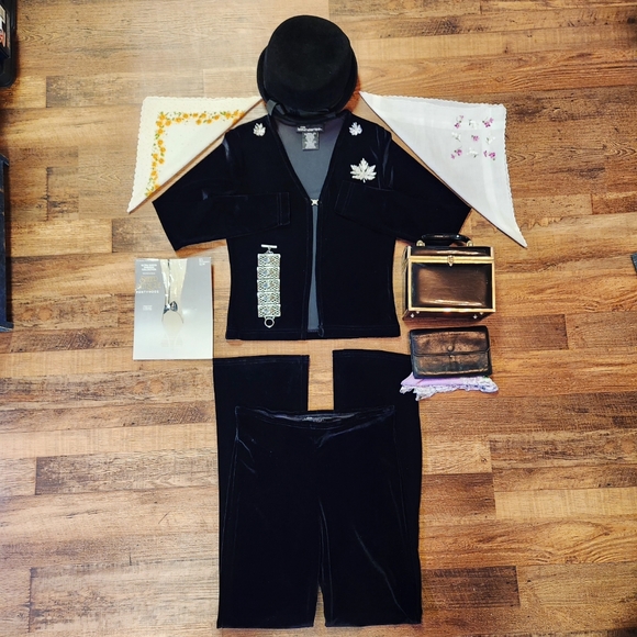 🎼Vintage 1980s Rhinestone Leaf Earrings and Pin Set🖤 - Picture 7 of 8